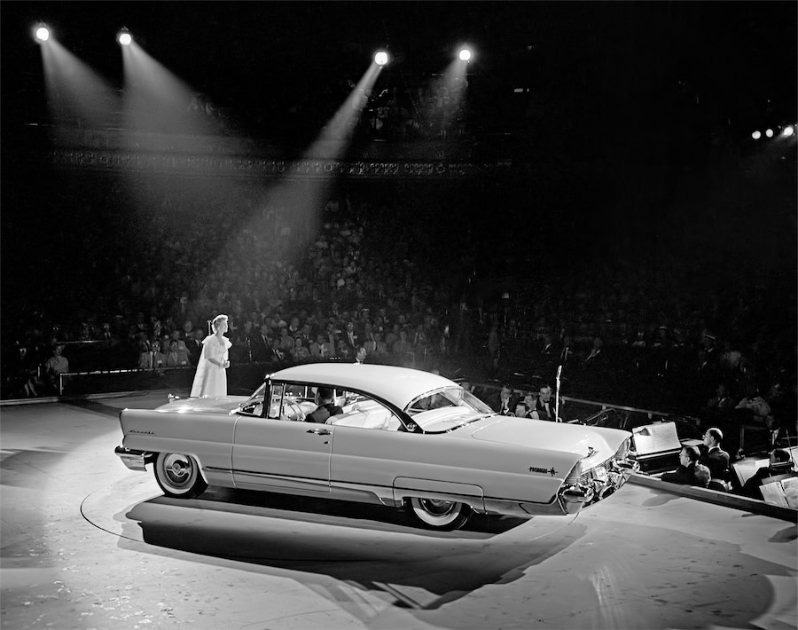 Introducing the 1956 Lincoln Premiere